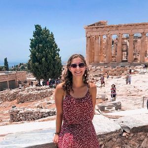 Meet your Posher, Chloe